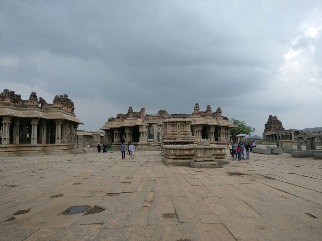 Hampi sightseeing places - Virupaksha temple