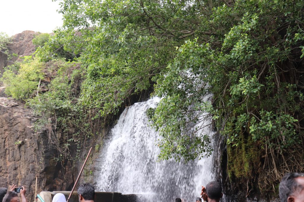 Best sighseeing places in Tirunelveli district - Papanasam agasthiyar falls