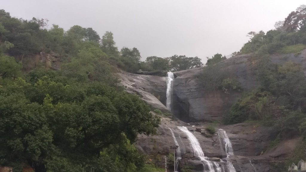 Famous places to visit near Papanasam - Courtallam falls