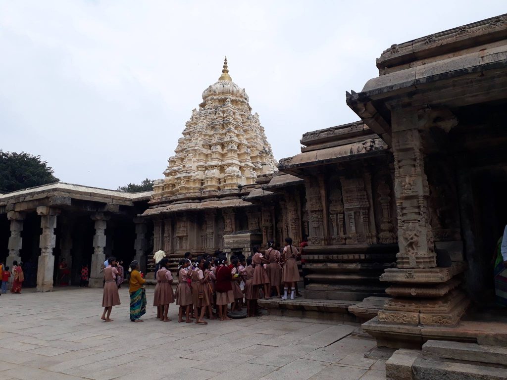 how to reach talakad temples